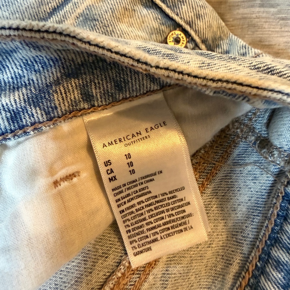 American Eagle Outfitters Light Blue Distressed Denim Shorts - Picture 7 of 9